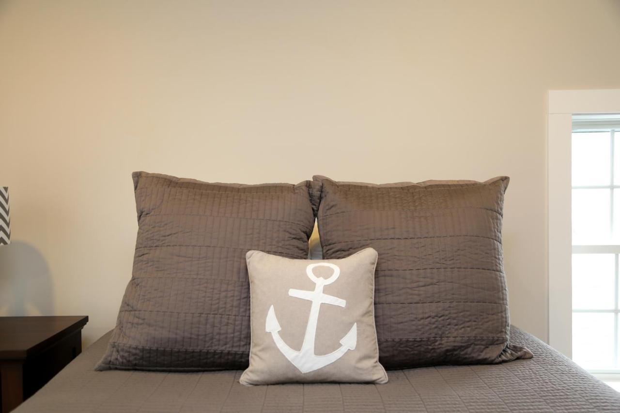 Two Bedroom With Lake View Улфборо Екстериор снимка