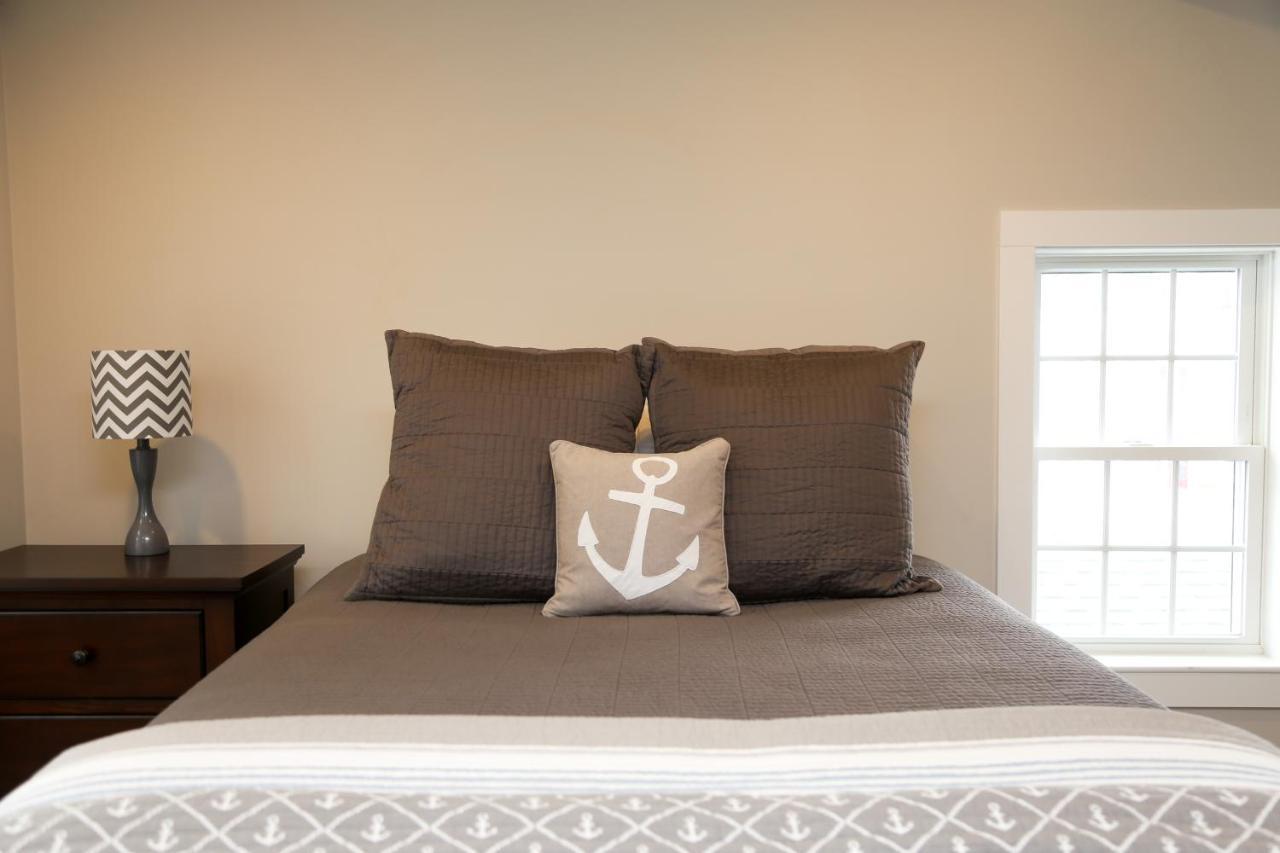 Two Bedroom With Lake View Улфборо Екстериор снимка